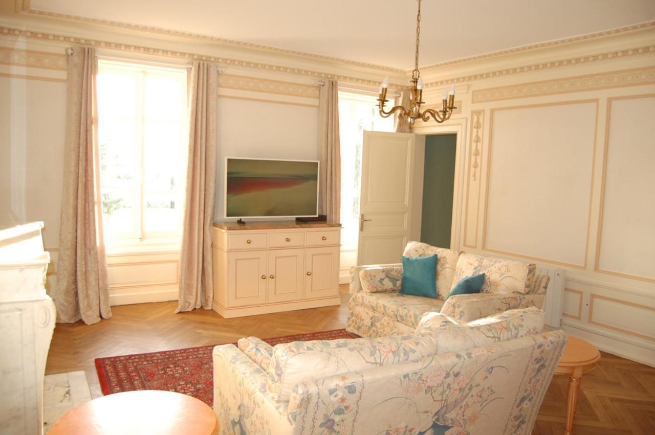 Chateau Begot Lansac  Екстер'єр фото