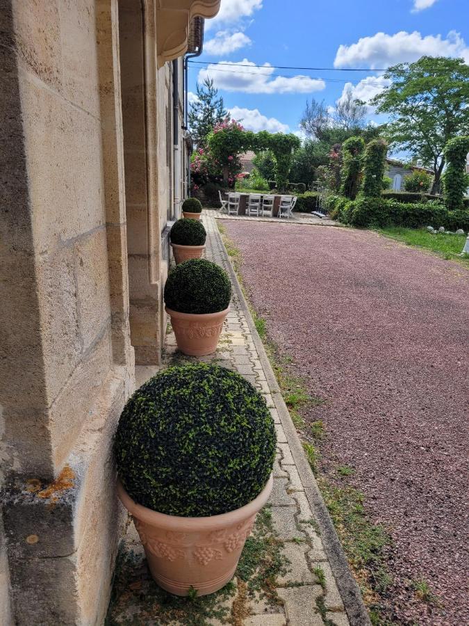 Chateau Begot Lansac  Екстер'єр фото